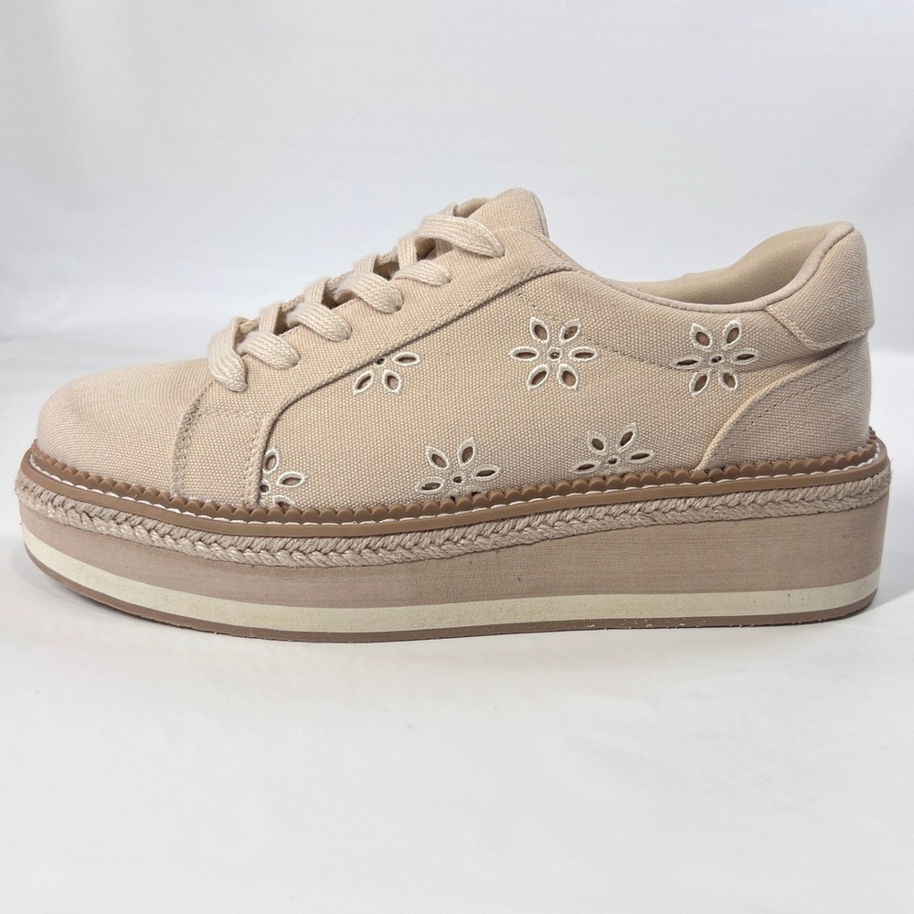 DV Dolce Vita Bliss Platform Sneakers Womens 8.5 Beige Floral Eyelet Boho Chunky - Picture 7 of 9